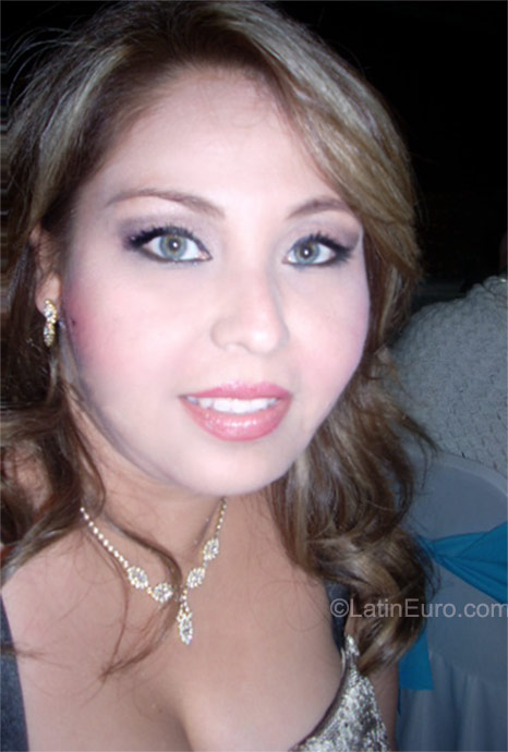 Date this georgeous Mexico girl Aracely from Los Mochis MX436