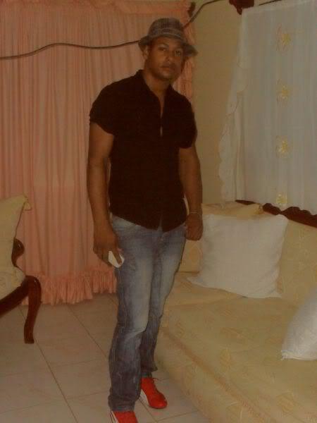 Date this young Dominican Republic man Carlos manuel from Santo Domingo DO9476