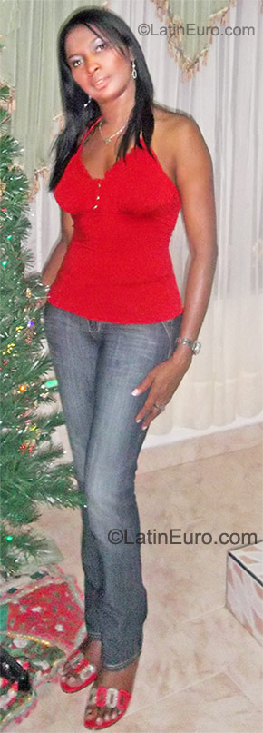 Date this sensual Colombia girl Ana from Cali CO8173