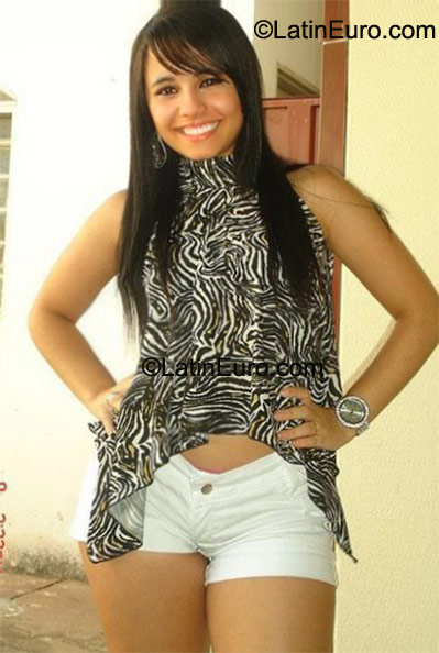 Date this beautiful Colombia girl Natasha from Bucaramanga CO8174