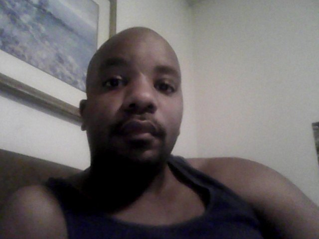 Date this stunning United States man Kenneth from Marshall US11474