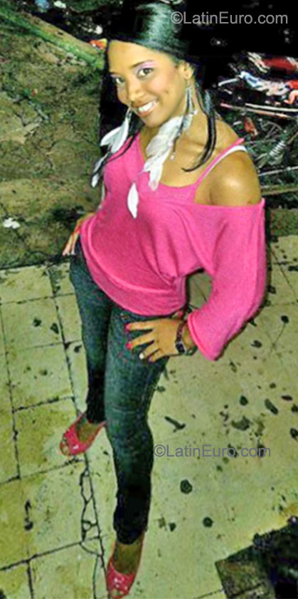 Date this lovely Dominican Republic girl Lissette caroli from Santo Domingo DO9525