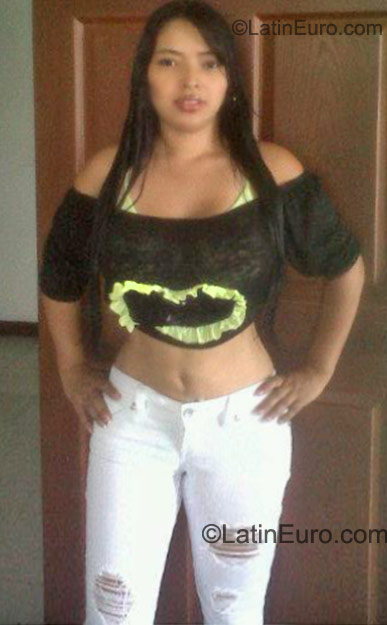 Date this sensual Colombia girl Sandra milena r from Cali CO8209