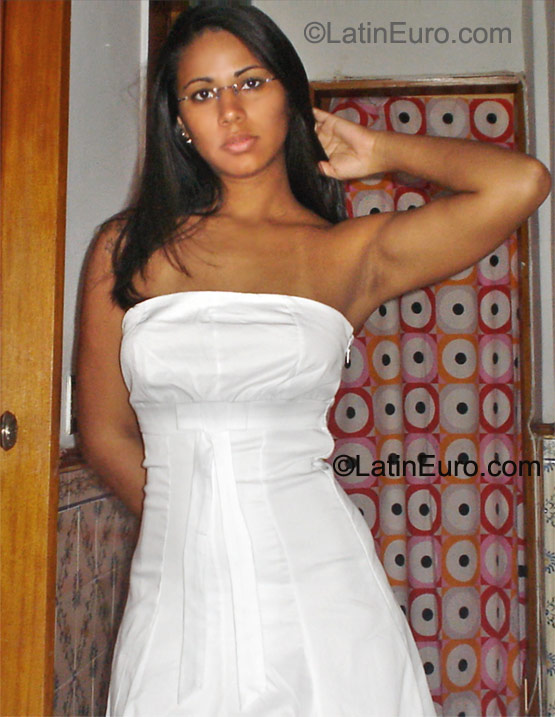 Date this delightful Brazil girl Greyce from Paulista BR6083