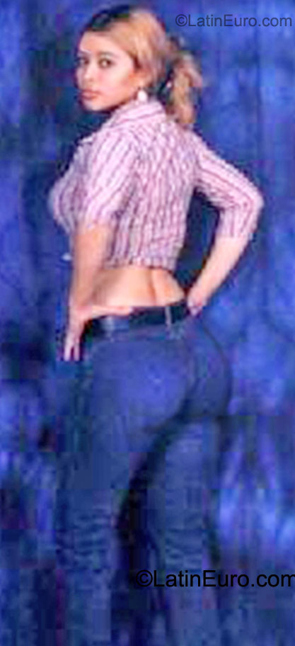 Date this fun Honduras girl Esmeralda from San Pedro Sula HN441