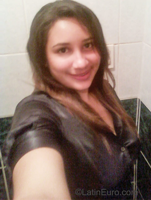 Date this fun Honduras girl Genesis from El Progreso HN442