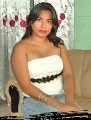 Date this beautiful Honduras girl Vari from San Pedro Sula HN445