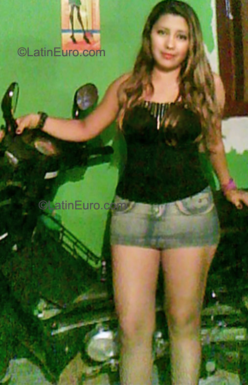 Date this hard body Colombia girl Lady from Neiva CO8266