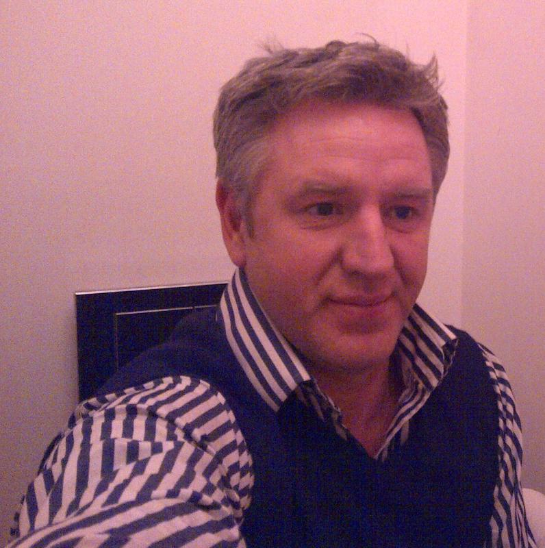 Date this delightful United Kingdom man Arianman from London GB581