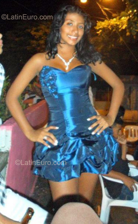 Date this hard body Colombia girl Karen from Cartagena CO8275