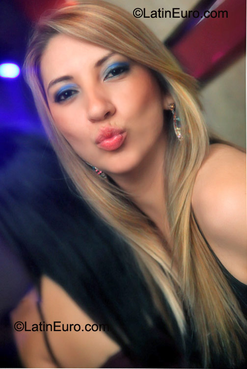 Date this cute Brazil girl Carol from Itu BR6103