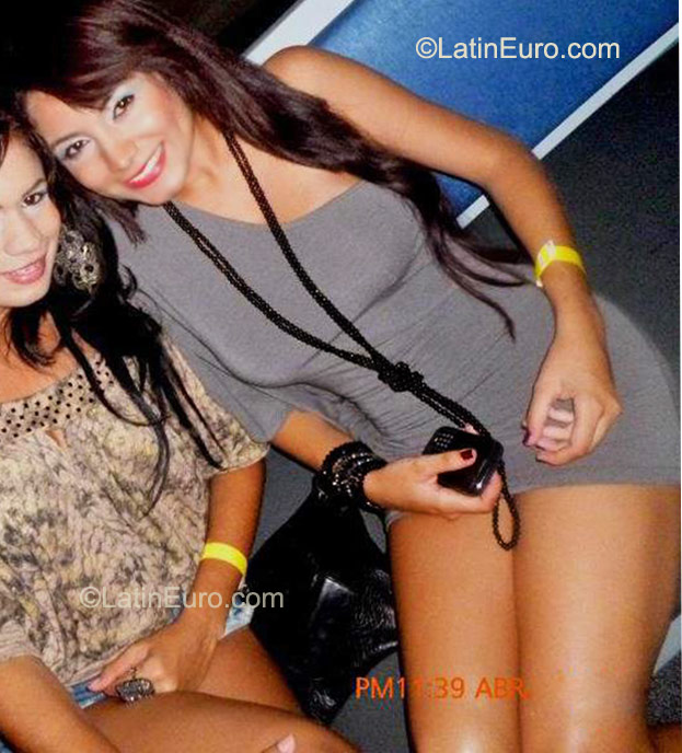 Date this fun Colombia girl Vanessa from Cartagena CO8281