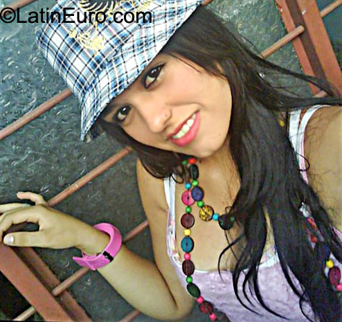 Date this tall Colombia girl Jenny from Tulua CO8304