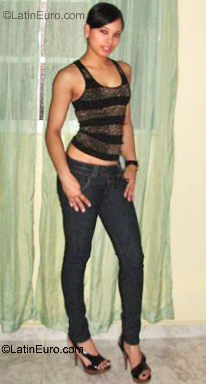 Date this funny Dominican Republic girl Erika from Santiago DO9630