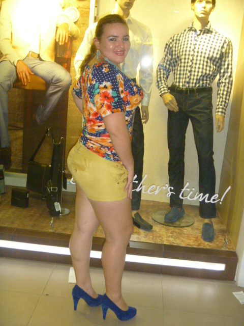 Date this hot Colombia girl Nenita from Colombia CO8323