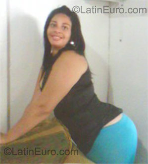 Date this attractive Dominican Republic girl Yunny from La Romana DO9634