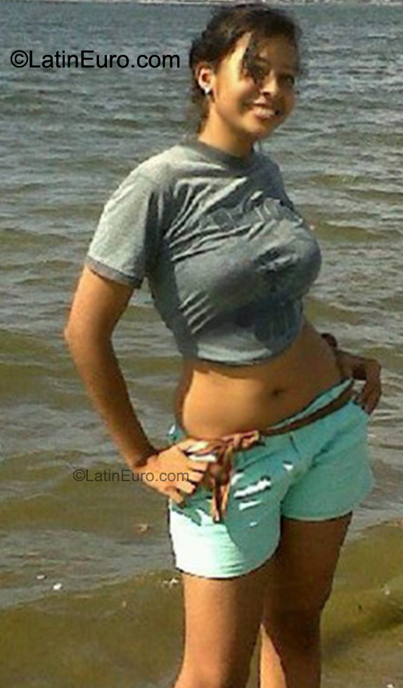 Date this charming Honduras girl Sindy from Puerto Cortes HN453
