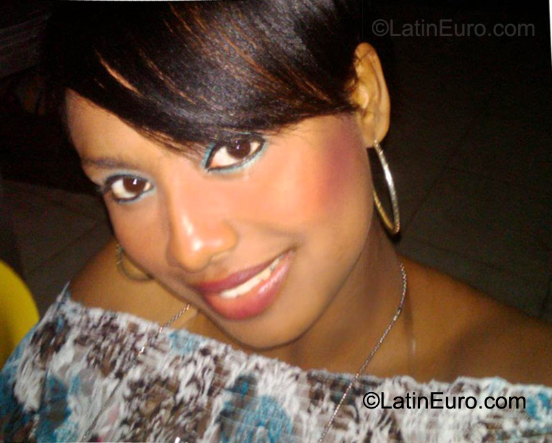 Date this nice looking Dominican Republic girl Keili from Santo Domingo DO9652