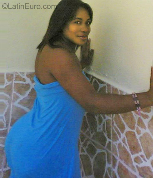Date this gorgeous Dominican Republic girl Laura from San Pedro Marcoris DO9658