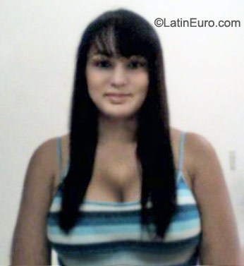 Date this hot Colombia girl Sonia from Medellin CO8381