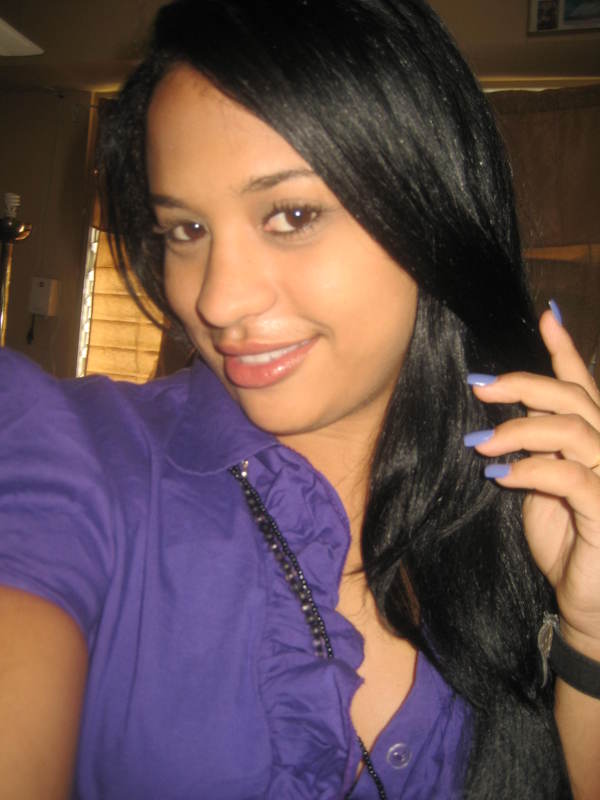 Date this attractive Dominican Republic girl Iris from Santiago DO9703