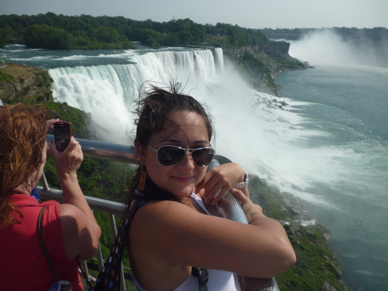 Date this georgeous Colombia girl Paulia from Armenia CO8395