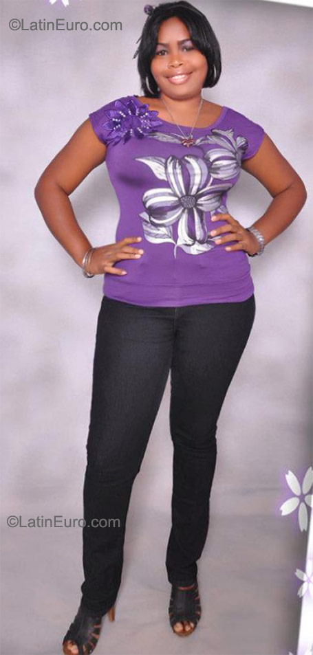 Date this sensual Dominican Republic girl Beatriz from Santo Domingo DO9774