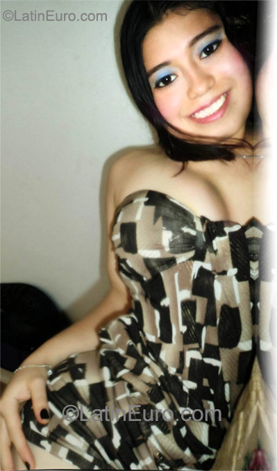 Date this fun Colombia girl Alejandra from Cali CO8532