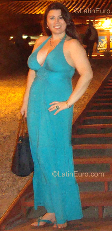 Date this lovely Colombia girl Martha from  CO8548