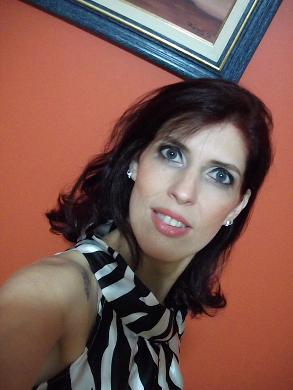Date this pretty Brazil girl Simone from Joinville BR6170