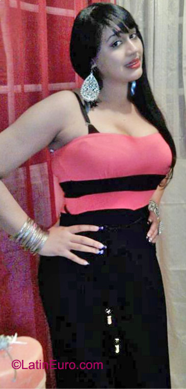 Date this athletic Dominican Republic girl Jinnette from santo domingo DO11871
