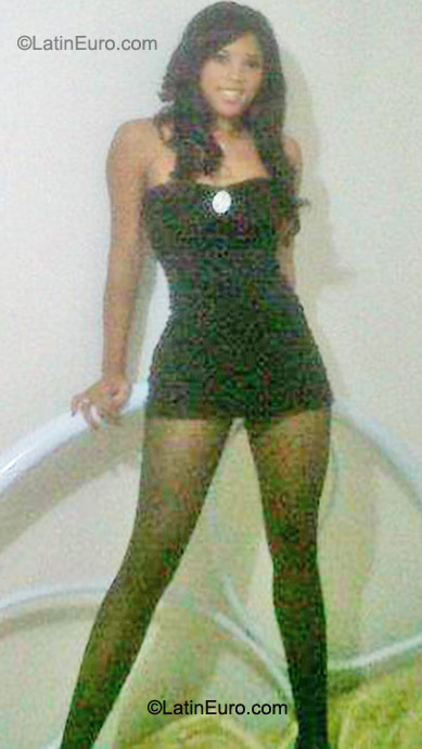 Date this happy Dominican Republic girl Mayly from Santo Domingo DO9820