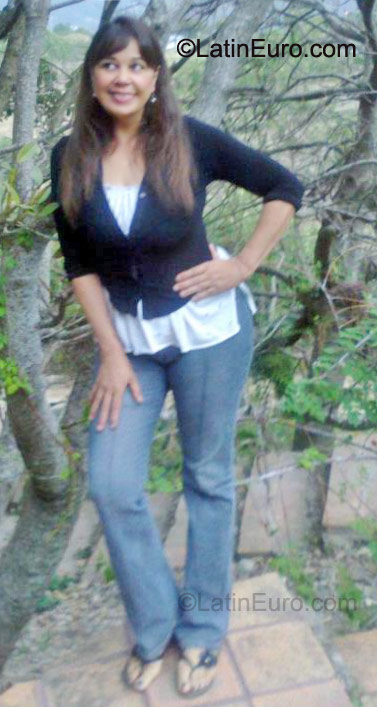 Date this cute Honduras girl Tanya from Tegucigalpa HN483