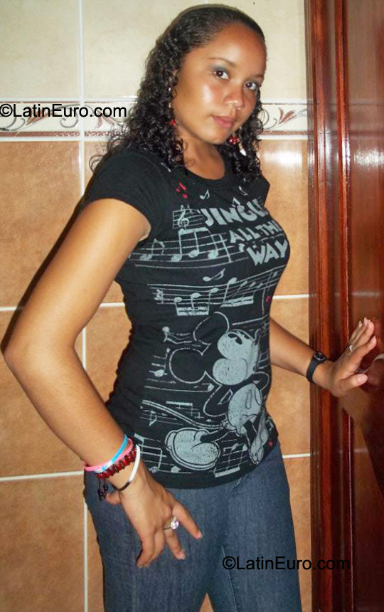 Date this sultry Honduras girl Delma from Tegucigalpa HN484