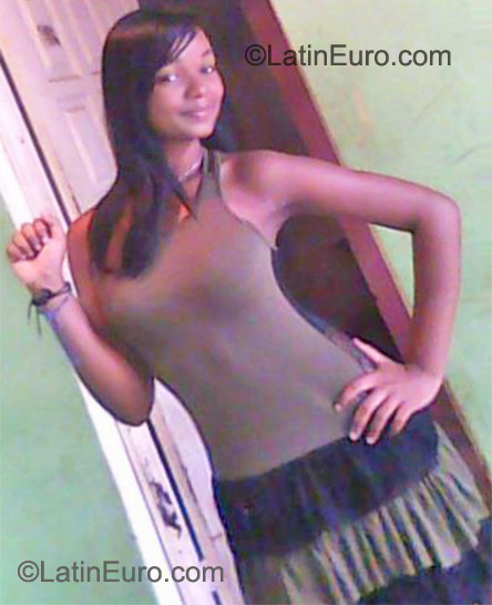 Date this beautiful Dominican Republic girl Amelia from Santo Domingo DO10111