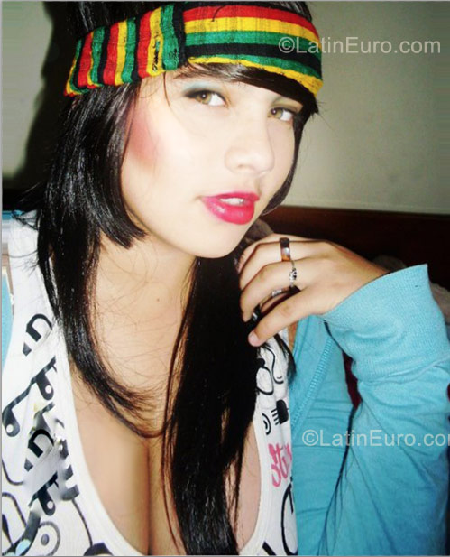 Date this hard body Colombia girl Estefania from Medellin CO8679