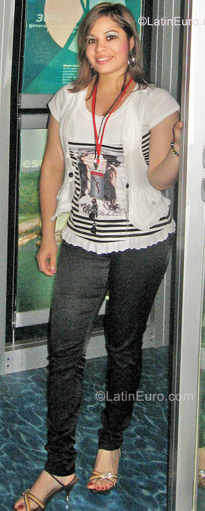 Date this stunning Colombia girl Diana Patricia from Bucaramanga CO8708