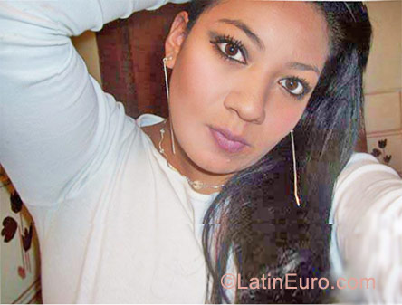 Date this good-looking Colombia girl Diana from Bogota CO11229
