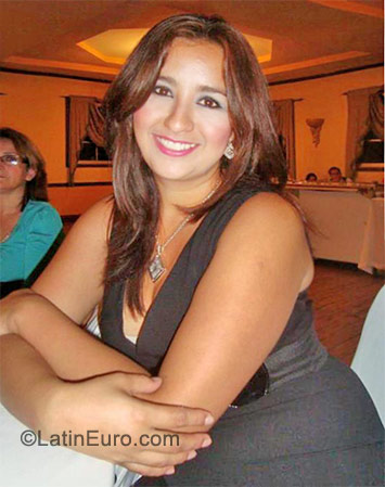 Date this sensual Honduras girl Pamela from San Pedro Sula HN504