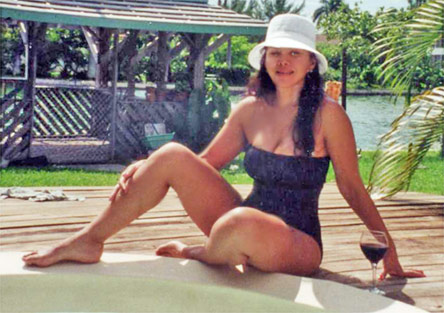 Date this exotic Mexico girl Maria from Cancun MX542
