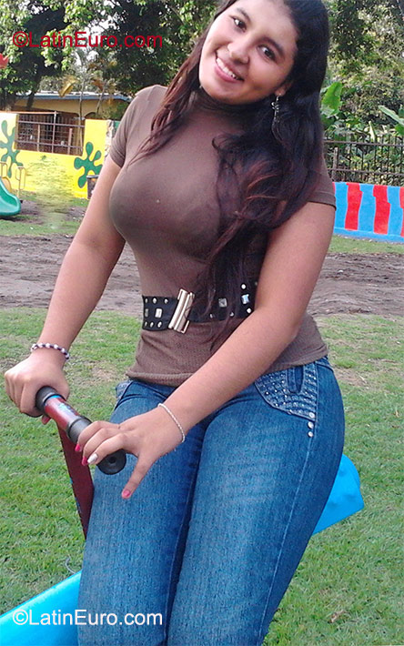 Date this fun Panama girl Yeraldine from Panama PA201