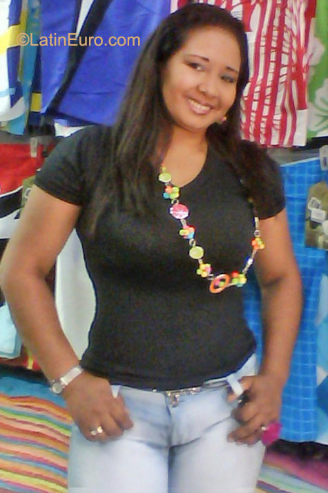 Date this sultry Colombia girl Carmen from Barranquilla CO8747