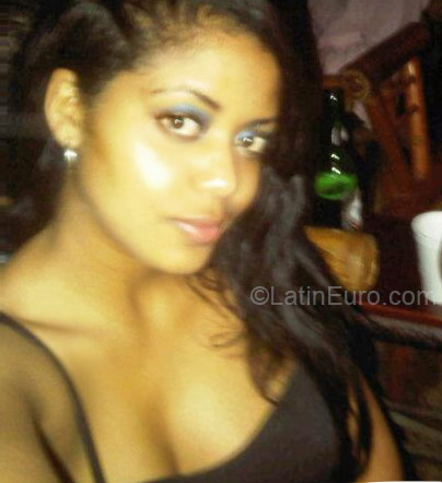 Date this nice looking Dominican Republic girl Loly from Santo Domingo DO11511
