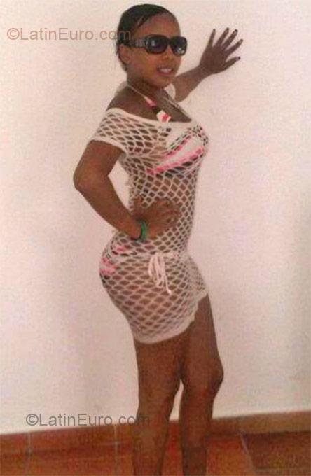 Date this sensual Dominican Republic girl Ruth from San Cristobal DO10005