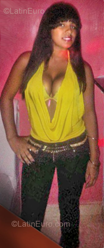 Date this foxy Dominican Republic girl Yennifer from Santo Domingo DO10110