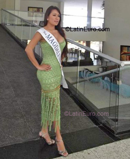 Date this voluptuous Colombia girl Paula from Bararquilla CO8849