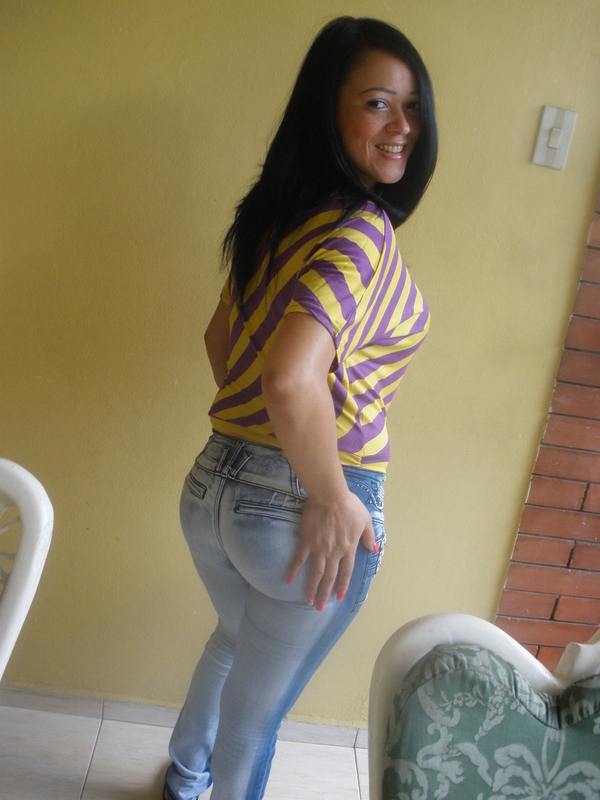 Date this stunning Dominican Republic girl Nelly from Santiago DO10030