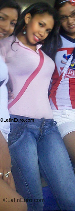 Date this good-looking Colombia girl Daniela from Barranquilla CO8887