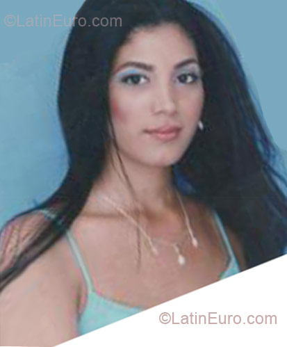 Date this sultry Colombia girl Yohana from Cartagena CO8929