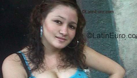 Date this sultry Honduras girl Crisly from San Pedro Sula HN522